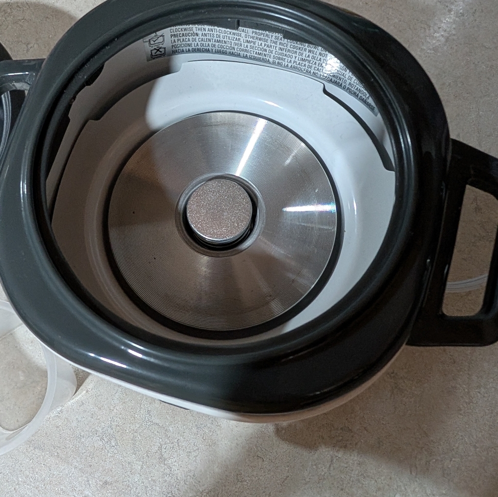 Black & Decker Rice Cooker - Picture 7 of 9